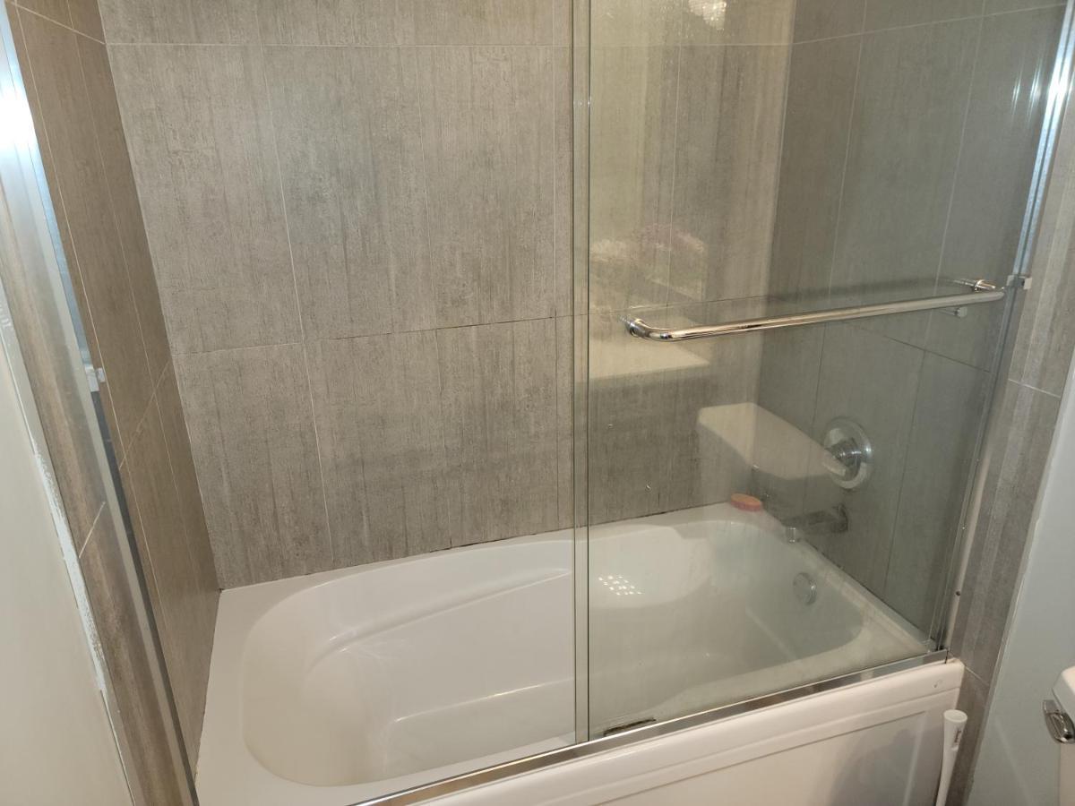 Oscar Inn & 2Bd Family Suite Or Private Room Abbotsford Kültér fotó